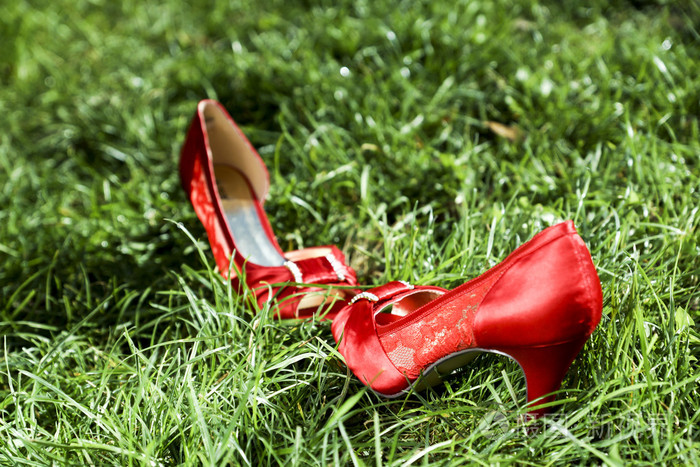 女性的红舞鞋