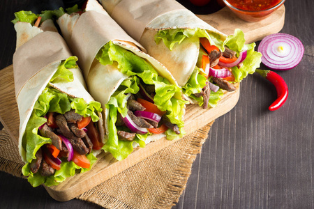 美味的墨西哥玉米煎饼图片