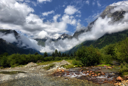 山与山河景观