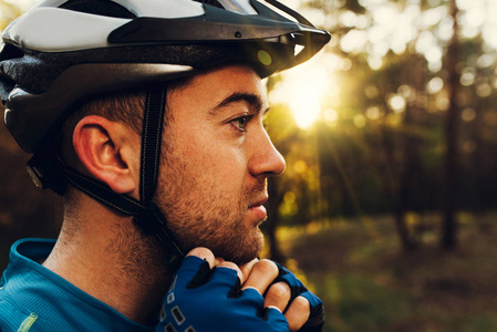 旅行.运动 lifestyleyoung 骑手穿照片