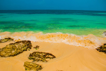 异国情调的天堂。热带度假胜地。坎昆附近的加勒比海码头。墨西哥海滩热带