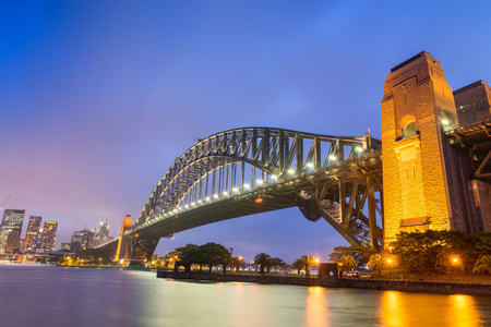 美妙的夜晚天际线的悉尼，澳大利亚