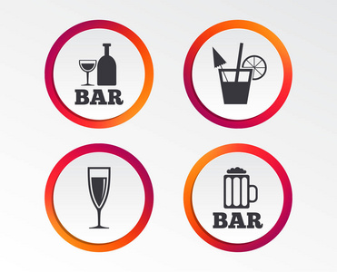 酒吧或酒吧图标。一杯啤酒和香槟招牌。酒精饮料和鸡尾酒符号。图表设计按钮。圆形模板。矢量