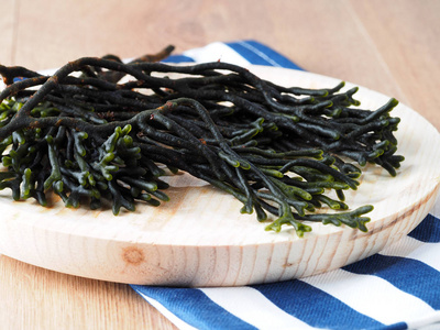 可食用的绿色海藻在家庭 codiaceae.