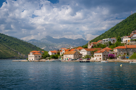 科托尔湾渡轮路上风景