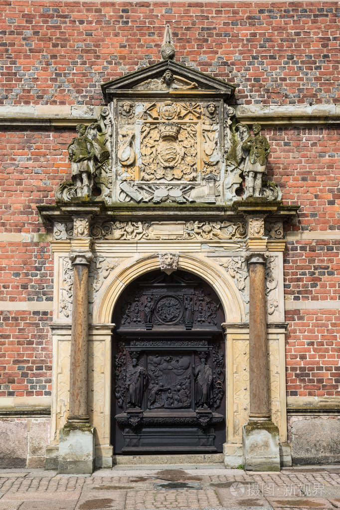 在腓特烈堡城堡插槽hillerod丹麦的巴洛克式宫殿复杂的门