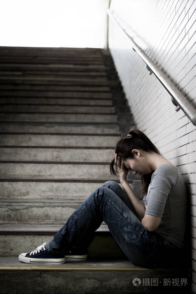 心情郁闷的女人