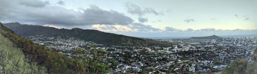 Diamondhead 和檀香山市 Kaimuki 卡哈拉和海洋