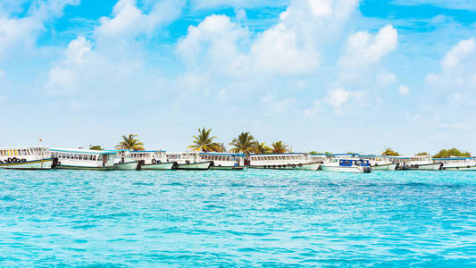 船在马累, 马尔代夫的港口的看法。复制文本空间