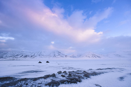 挪威山水自然斯匹次卑尔根岛朗伊尔城群岛北极冬季极地日日落天空