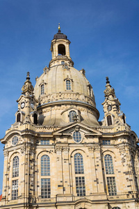 路德教会的圆顶企图, 我们的夫人的教会, 在德累斯顿, 德国, 晴朗的天, 蓝色晴朗的天空