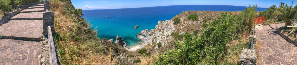 意大利南部美丽海岸线全景, 夏季