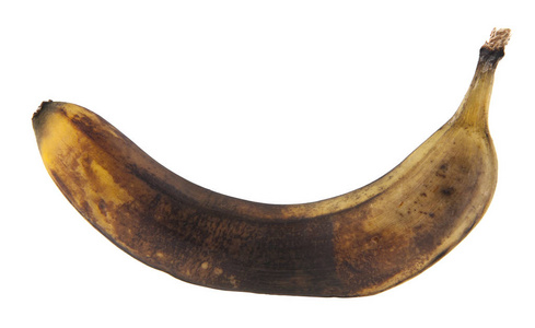 老成熟香蕉被隔绝在白色背景