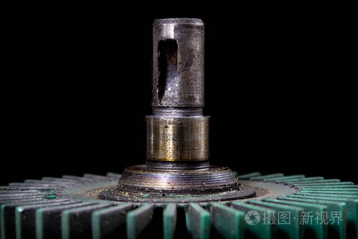 破旧的齿轮在一个角齿轮机械配件de