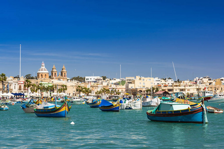 Marsaxlokk, 马耳他的彩色彩绘渔船