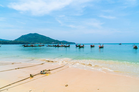 美丽的热带海滩和海在天堂海岛假日假期概念