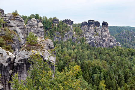 德累斯顿岩石在瑞士萨克森, 在 Neurathen 城堡的废墟附近。德国