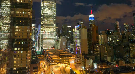 曼哈顿的大厦在夜, 纽约城市