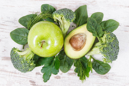 含纤维天然维生素和矿物质的新鲜绿色水果和蔬菜, 健康营养概念