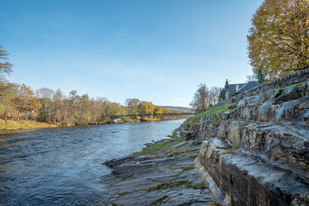 风景秀丽的河塔姆尔, 皮特洛赫里水坝作为珀斯和肯若斯的一部分。苏格兰, 英国