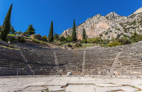 在 Delphi 的古剧场的废墟