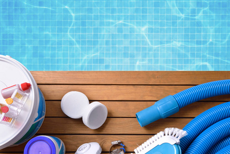 化学产品和游泳池维护工具图片