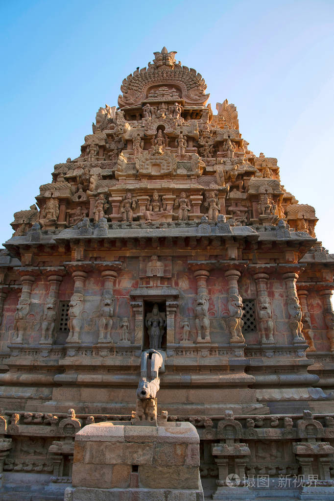 装饰的 Gopura 和墙壁, Deivanayaki 安曼神社, 毗邻 Airavatesvara 寺, Darasuram