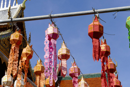 Yeepeng 节的五颜六色的纸灯笼装饰