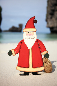 圣诞老人在海滩度假