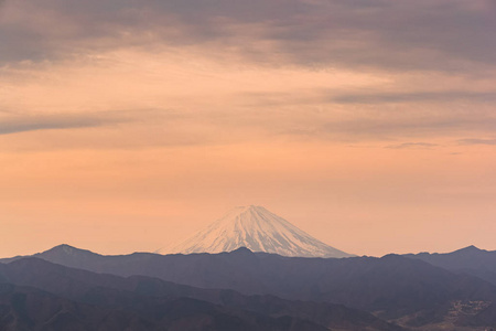 富士山顶部, 春季日出天空