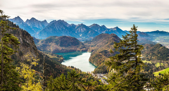 阿尔卑斯山和湖泊在德国