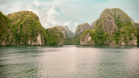 下龙湾湾的海景