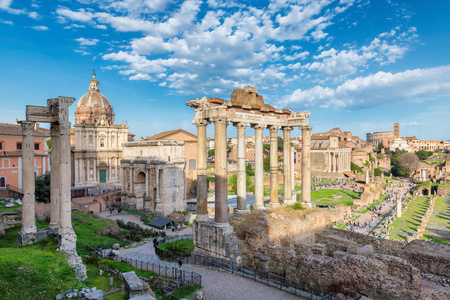 美丽的罗马论坛在日落罗马, 意大利