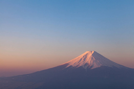 冬季日出富士山顶部