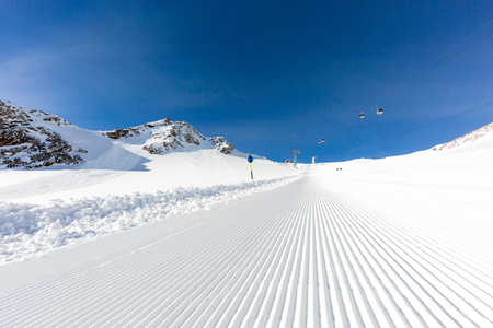 整齐的滑雪道滑雪度假村