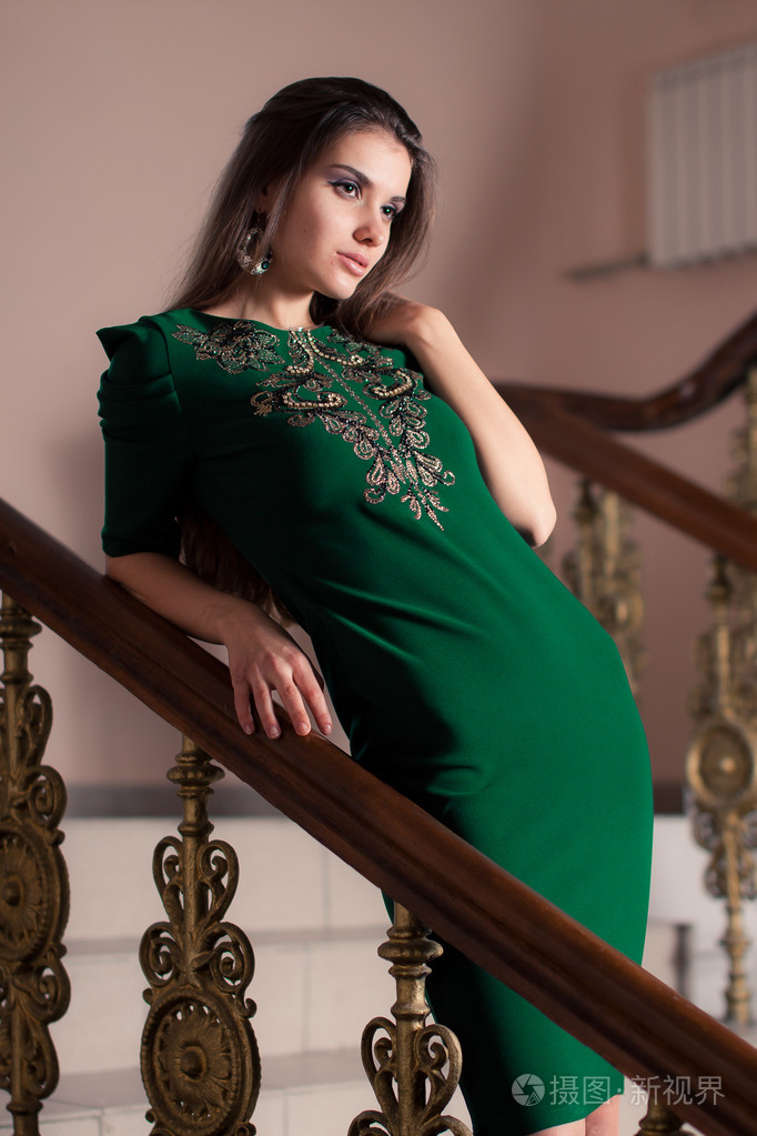 时尚前卫肖像的女人