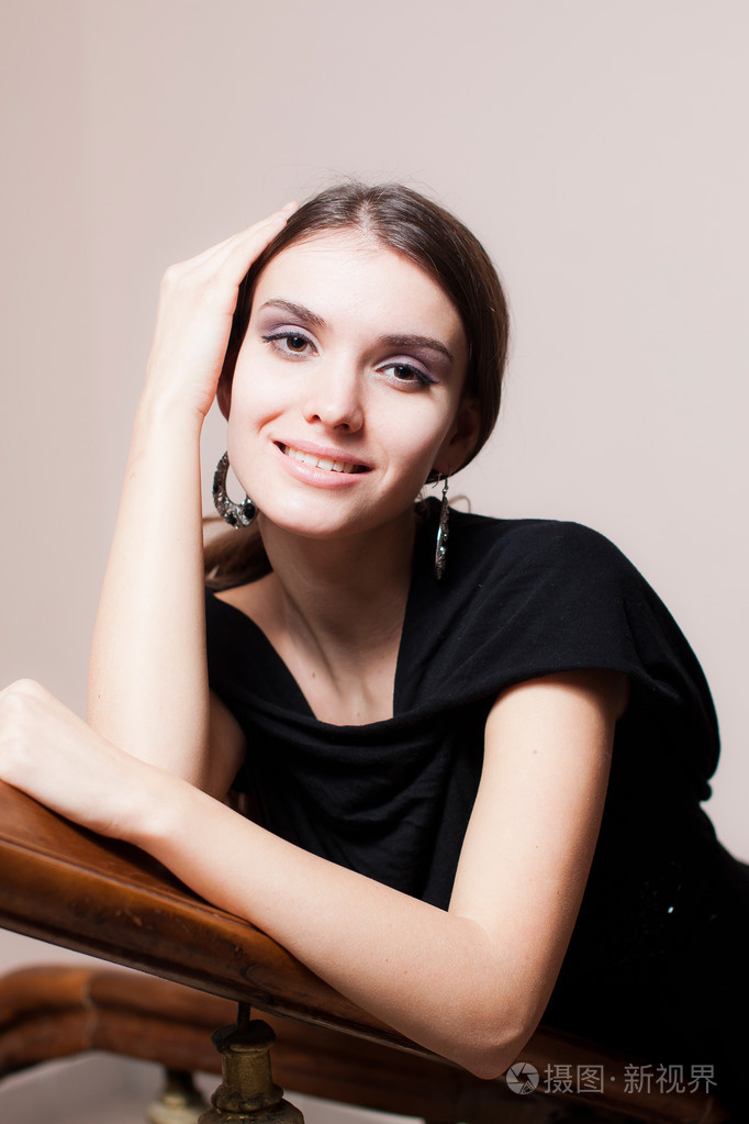 时尚前卫肖像的女人