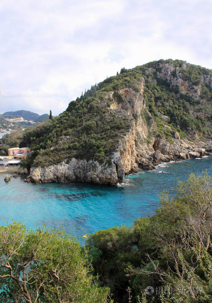 希腊科孚岛美丽的paleokastritsa海滩图片