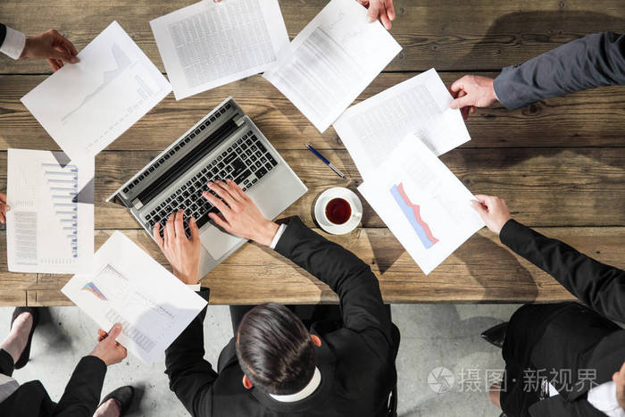 商人获得额外的工作