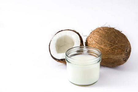 椰子和椰子牛奶，白色背景上孤立