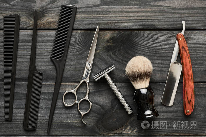 老式的理发师店工具