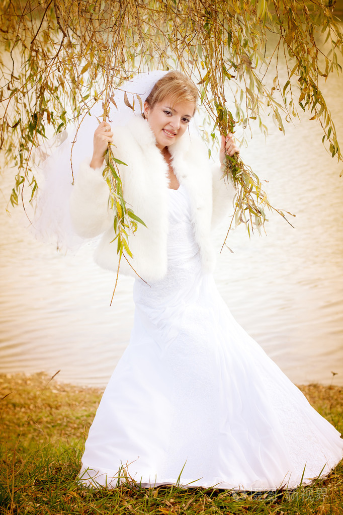 在她的婚礼上美丽新娘