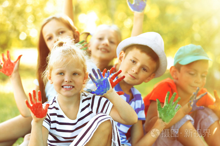 快乐活泼的孩子