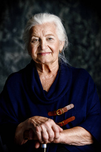 善良的老祖母照片