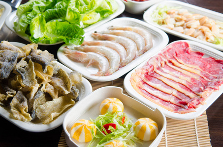 火锅食材虾滑图片