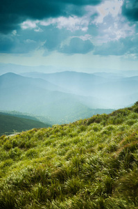 令人惊叹的山风景