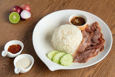 烤的猪肉饭图片