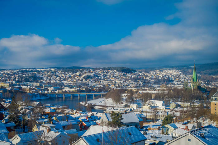 挪威城市特隆赫姆冬季美景尽收眼底