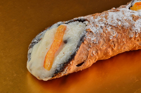 甜点 Cannolo 西西里亚诺。在意大利餐厅