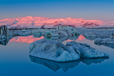 冰岛 Jokulsarlon 冰川泻湖日出